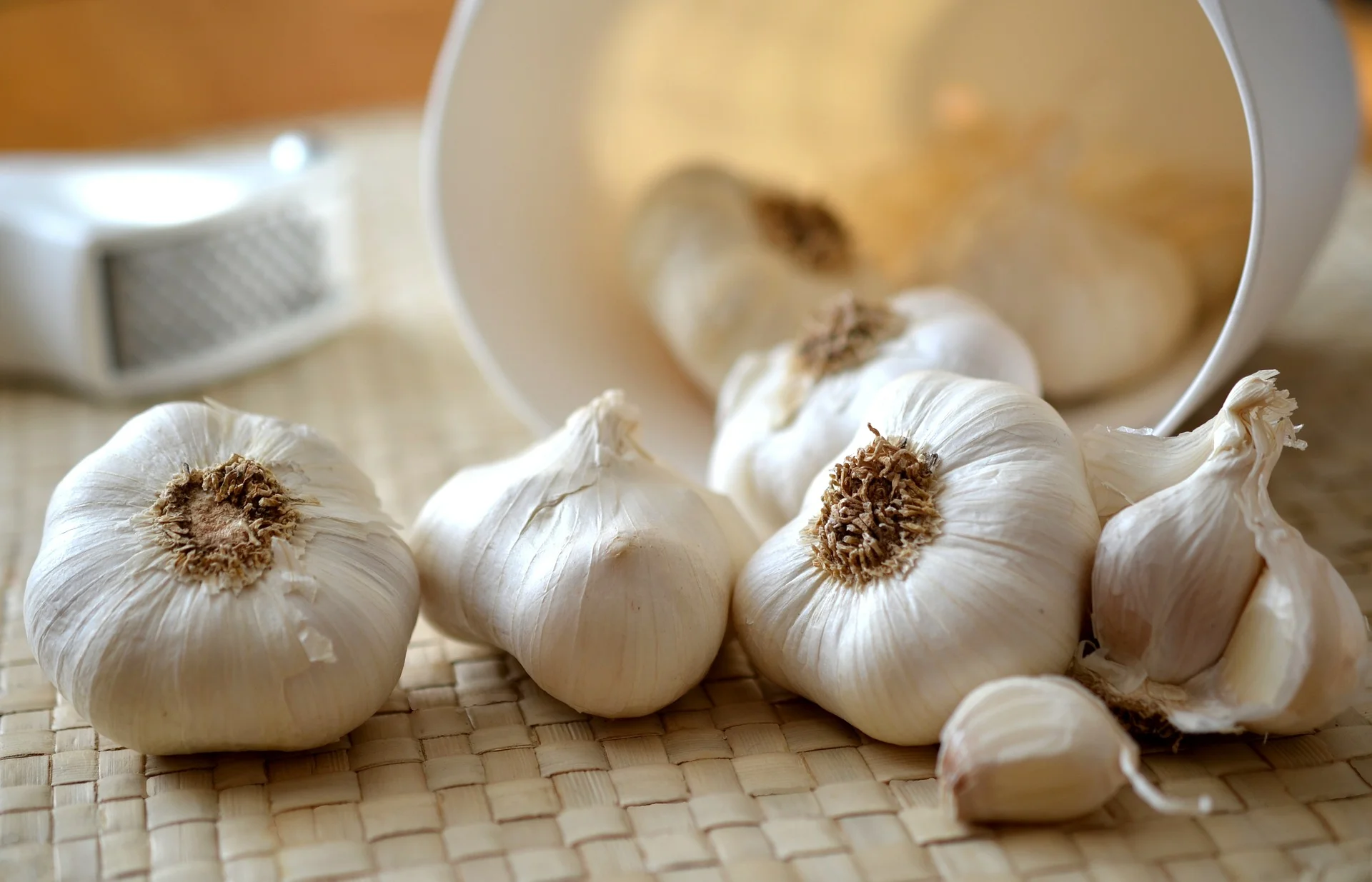 Garlic Cloves treatment for acne